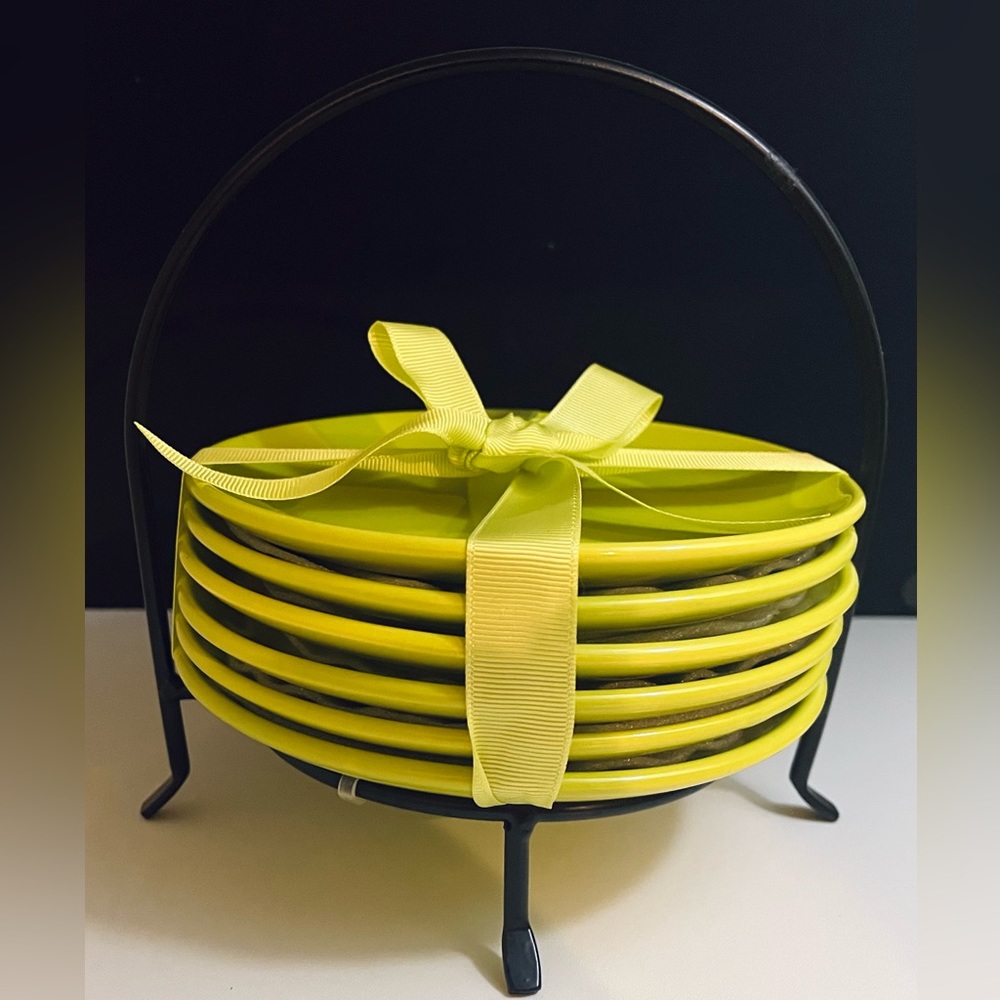 Signature Housewares Incorporated Stoneware